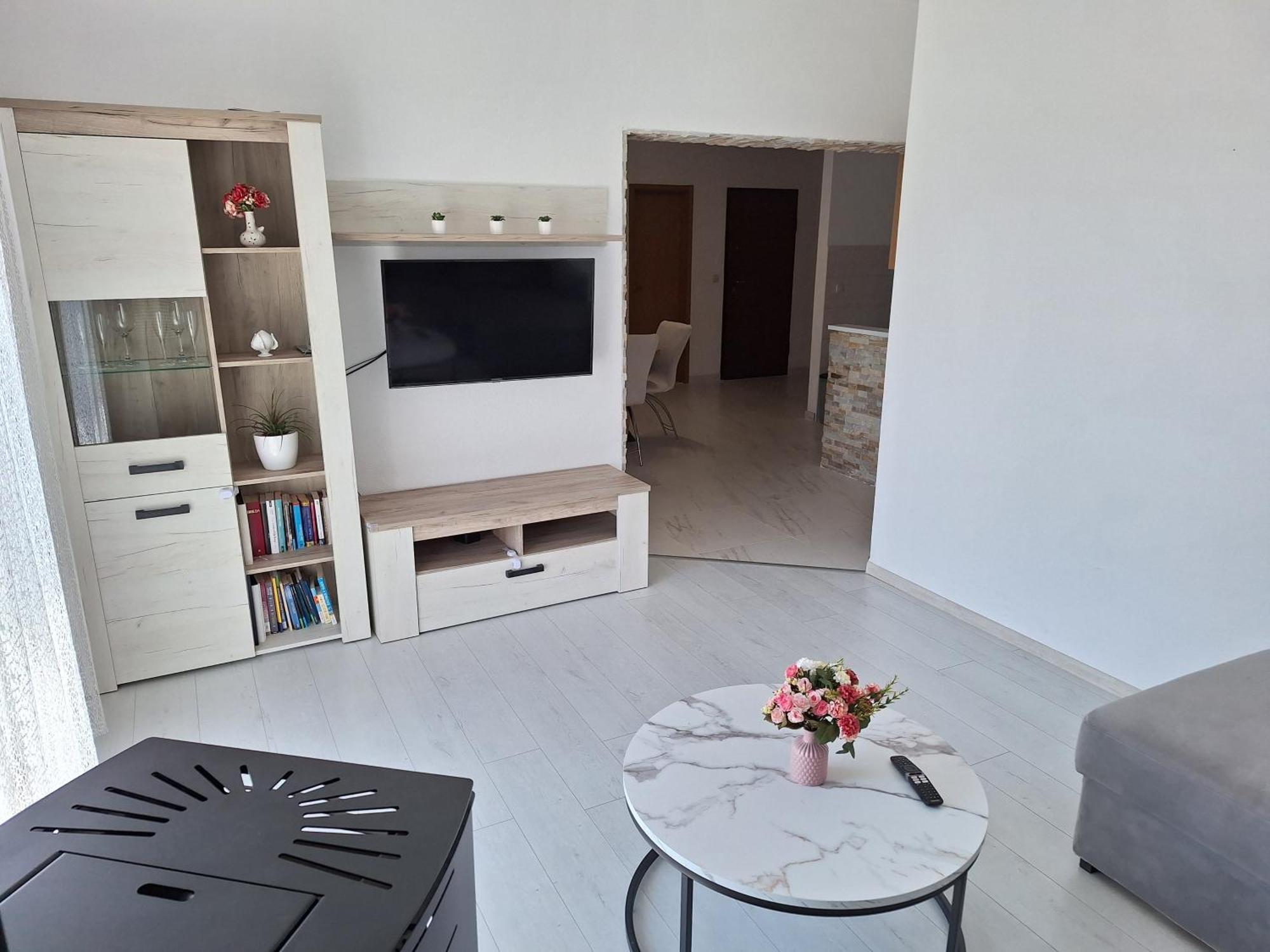 Apartment Tre Strade Baška Voda Buitenkant foto